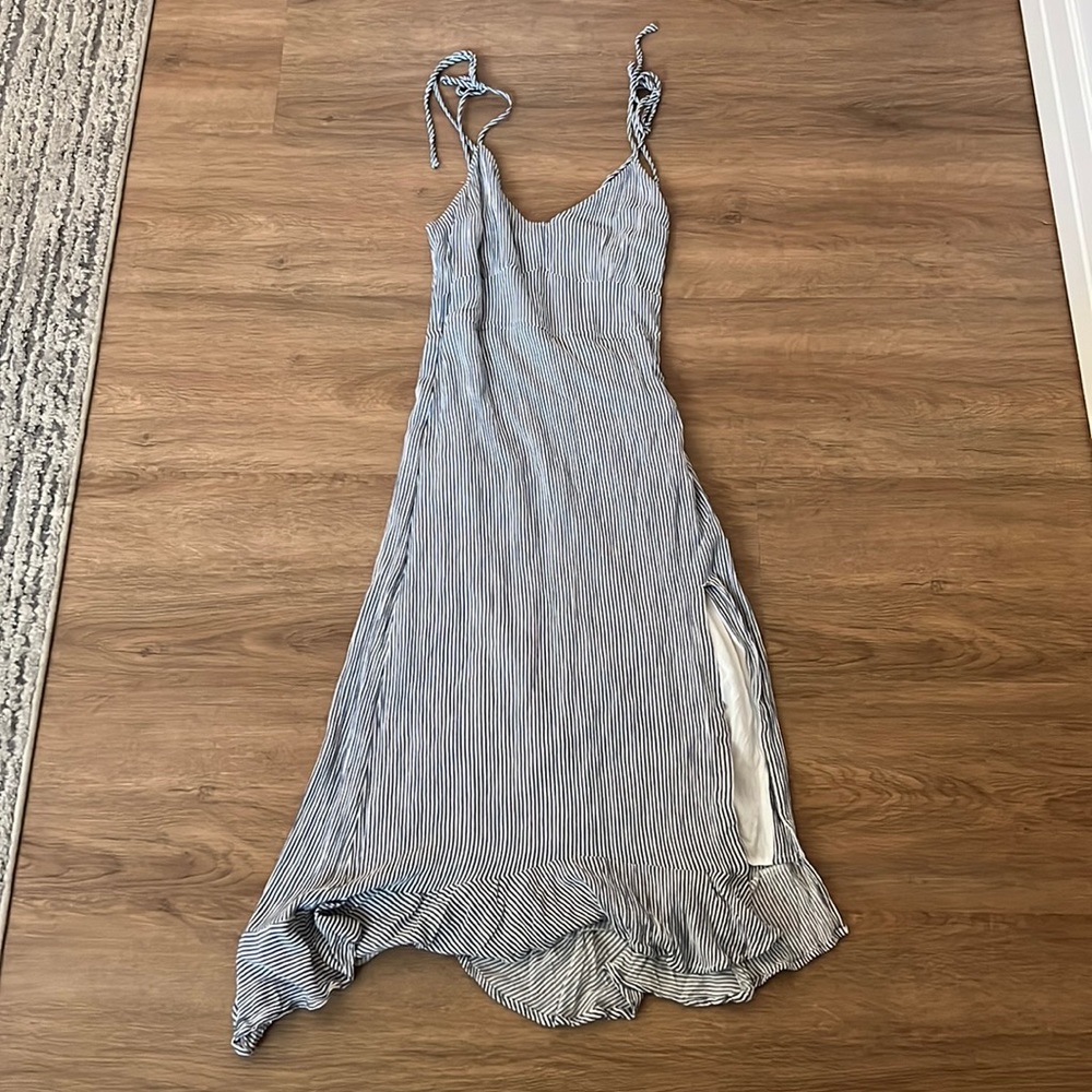 XS Abercrombie Dress w/ side slit